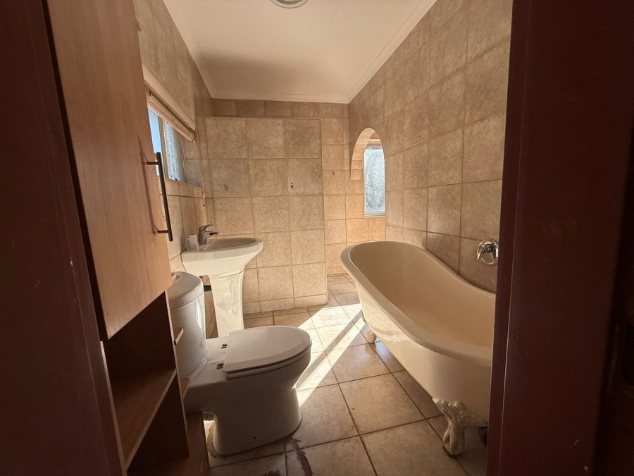 6 Bedroom Property for Sale in Safari Gardens North West